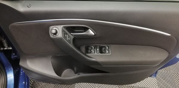 2017-Volkswagen-Polo-GP-12-TSI-Comfortline-66kW image:7