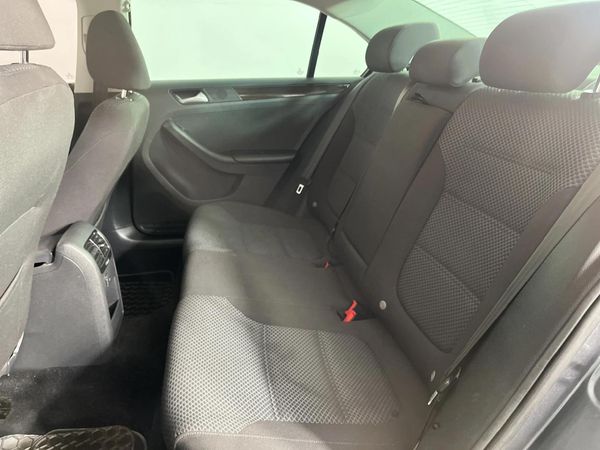 2019-Volkswagen-Jetta-GP-14-TSI-Comfortline-Auto image:3