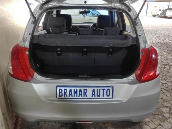 2013-Suzuki-Swift-14-GLS image:9