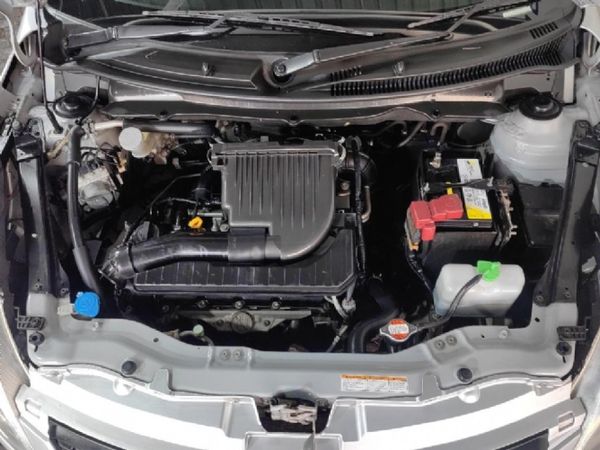2013-Suzuki-Swift-14-GLS image:8