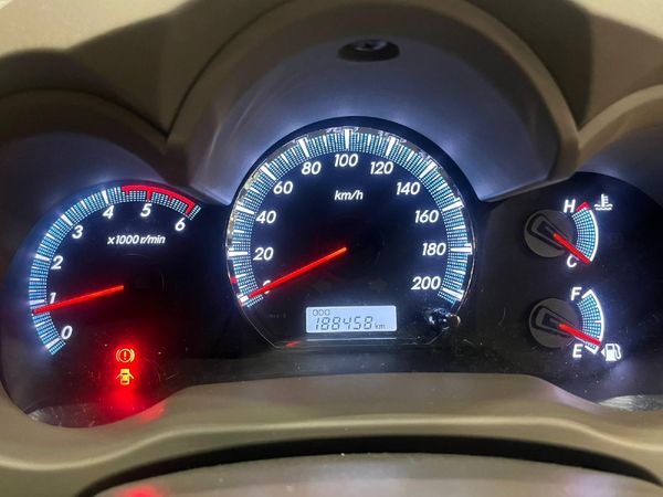 2011-Toyota-Fortuner-30-D-4D-Raised-Body image:10