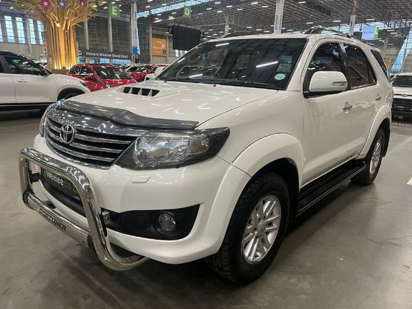 2011-Toyota-Fortuner-30-D-4D-Raised-Body image:6