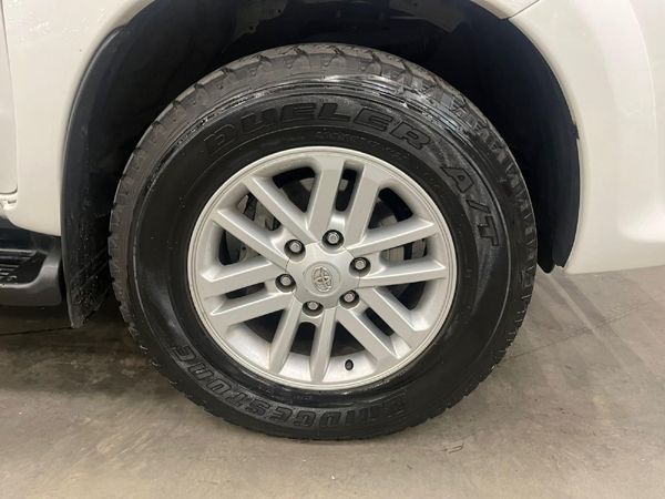 2011-Toyota-Fortuner-30-D-4D-Raised-Body image:8