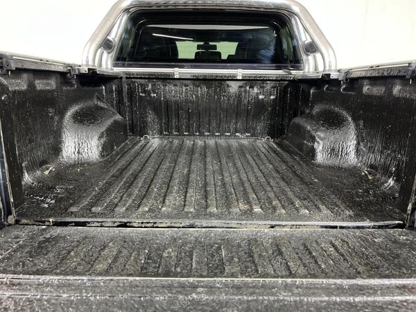 2017-Volkswagen-Amarok-20-BiTDI-Ultimate-132kW-4Motion-Auto-Double-Cab image:9