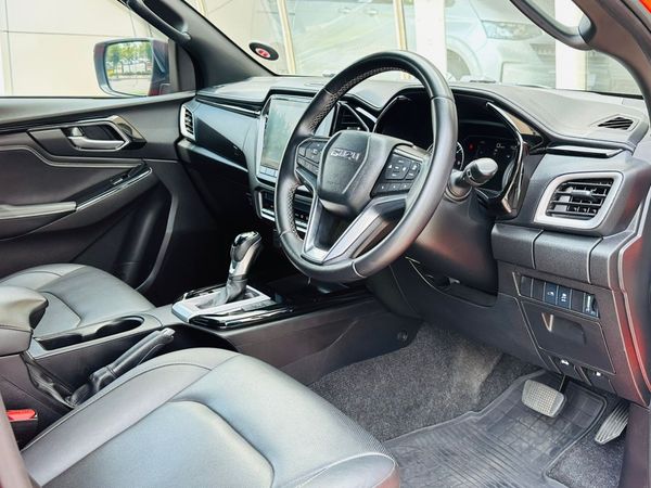 2023-Isuzu-D-Max-30-DDI-V-Cross-HR-4x4-Auto-Double-Cab image:18