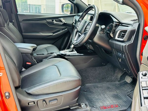 2023-Isuzu-D-Max-30-DDI-V-Cross-HR-4x4-Auto-Double-Cab image:21