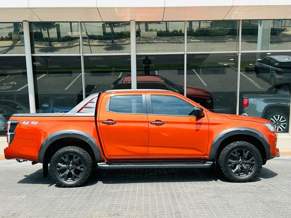 2023-Isuzu-D-Max-30-DDI-V-Cross-HR-4x4-Auto-Double-Cab image:4