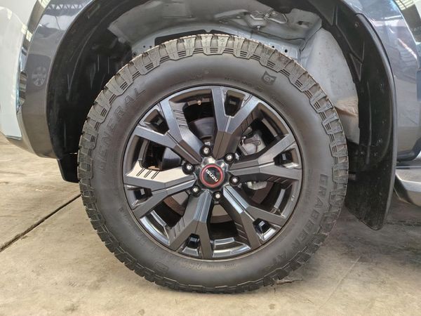 2022-Isuzu-D-Max-30-DDI-V-Cross-HR-4x4-Auto-Double-Cab image:10