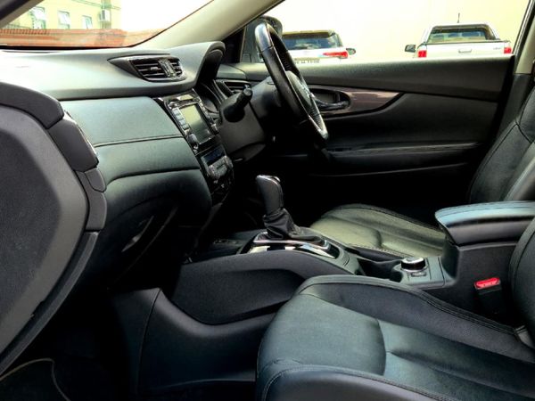 2022-Nissan-X-Trail-25-Tekna-4x4-Auto-7-seat image:10
