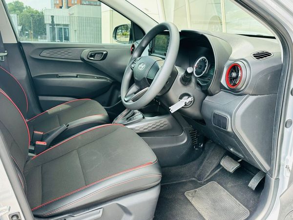 2025-Hyundai-Grand-i10-12-Motion-Auto image:16