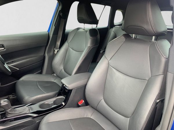 2022-Toyota-Corolla-Cross-18-XS image:12