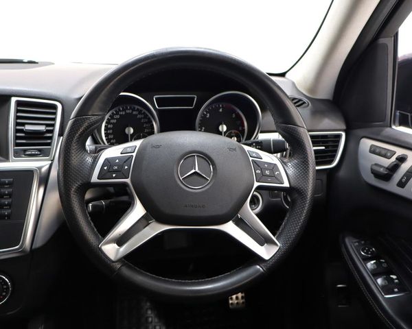 2014-Mercedes-Benz-ML-350-Bluetec image:13