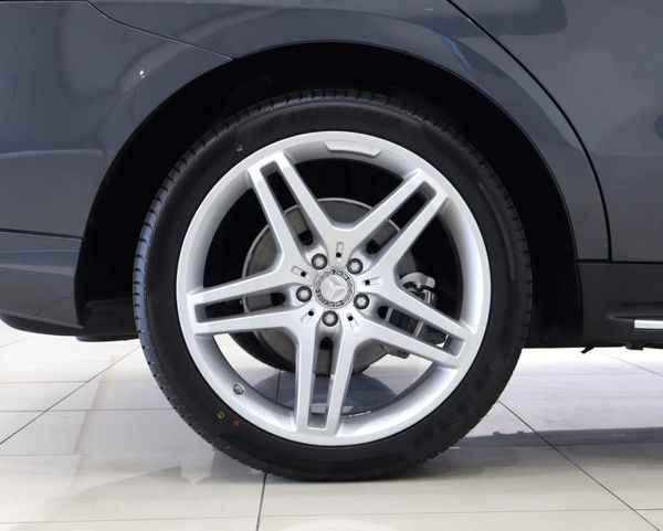 2014-Mercedes-Benz-ML-350-Bluetec image:6