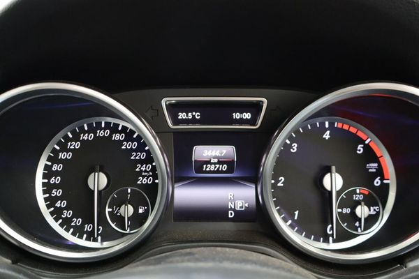 2014-Mercedes-Benz-ML-350-Bluetec image:8