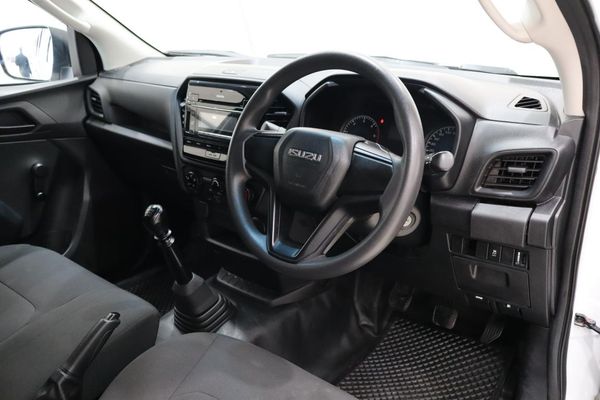 2022-Isuzu-D-Max-19-DDI-HR-Single-Cab image:11