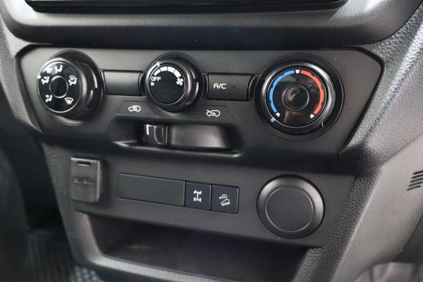 2022-Isuzu-D-Max-19-DDI-HR-Single-Cab image:15