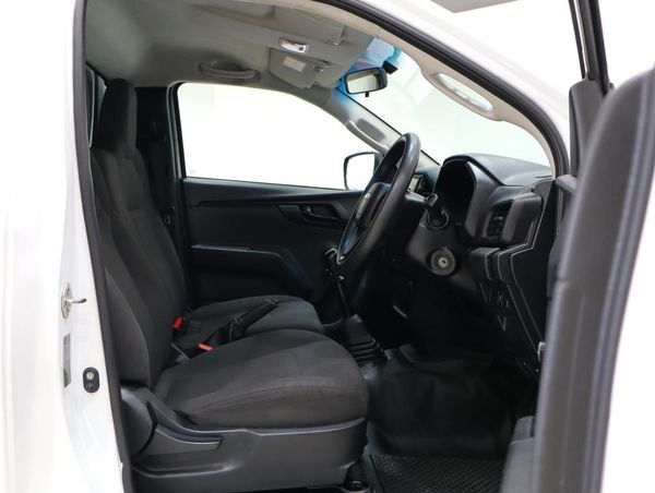 2022-Isuzu-D-Max-19-DDI-HR-Single-Cab image:16