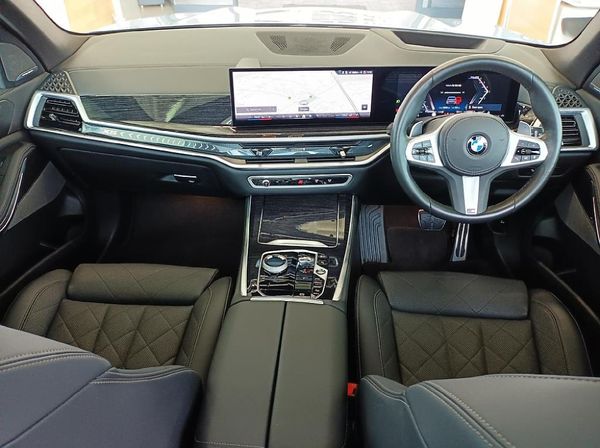 2025-BMW-X5-xDrive30d-M-Sport-Pro image:4