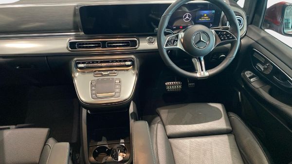 2026-Mercedes-Benz-V-Class-V300d-Exclusive image:11