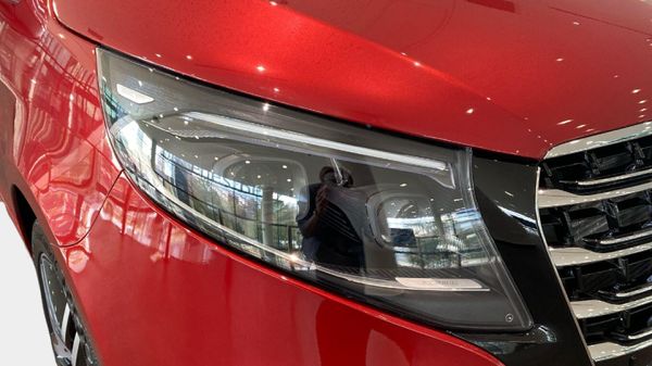2026-Mercedes-Benz-V-Class-V300d-Exclusive image:14