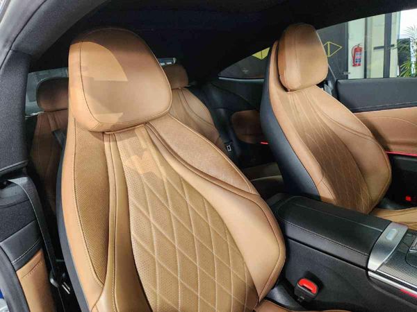 2025-Mercedes-AMG-CLE-AMG-Couple-CLE53-4M image:14