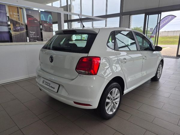 2023-Volkswagen-Polo-Vivo-16-Comfortline-Auto-5-dr image:3