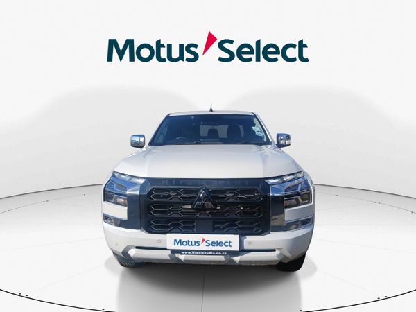 2025-Mitsubishi-Triton-24-Di-DC-GLS-Double-Cab-Auto image:1