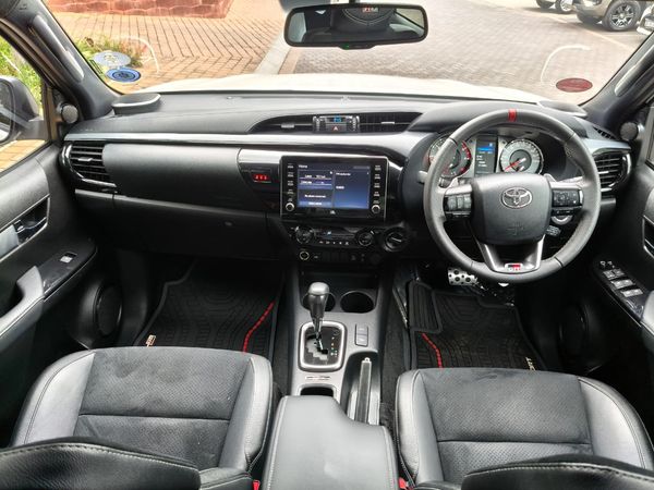 2025-Toyota-Hilux-28GD-6-GR-Sport-Double-Cab-4x4 image:11