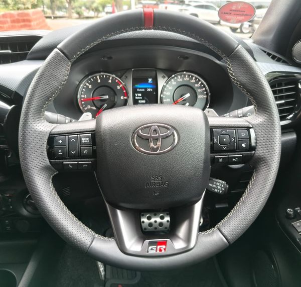 2025-Toyota-Hilux-28GD-6-GR-Sport-Double-Cab-4x4 image:12