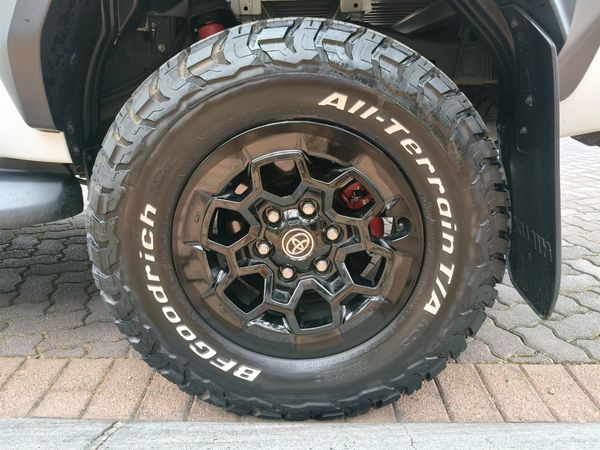 2025-Toyota-Hilux-28GD-6-GR-Sport-Double-Cab-4x4 image:15