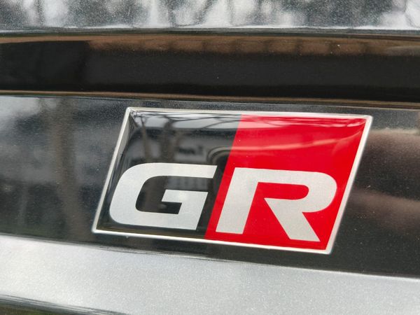 2025-Toyota-Hilux-28GD-6-GR-Sport-Double-Cab-4x4 image:8