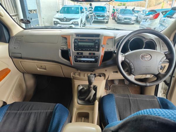 2012-Toyota-Fortuner-30-D-4D-Raised-Body image:13