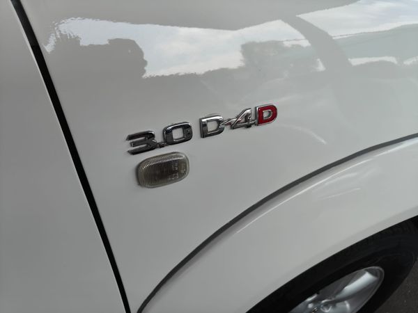 2012-Toyota-Fortuner-30-D-4D-Raised-Body image:14