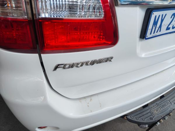2012-Toyota-Fortuner-30-D-4D-Raised-Body image:5