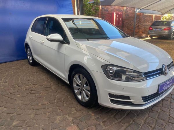 2014-Volkswagen-Golf-VII-14-TSI-Comfortline-Auto image:2