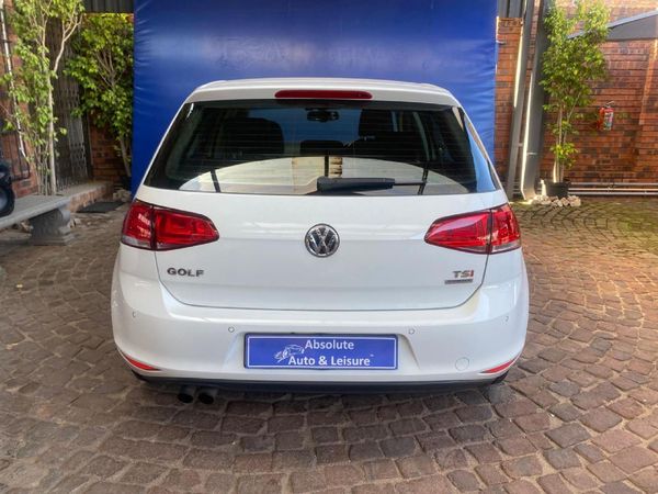 2014-Volkswagen-Golf-VII-14-TSI-Comfortline-Auto image:4