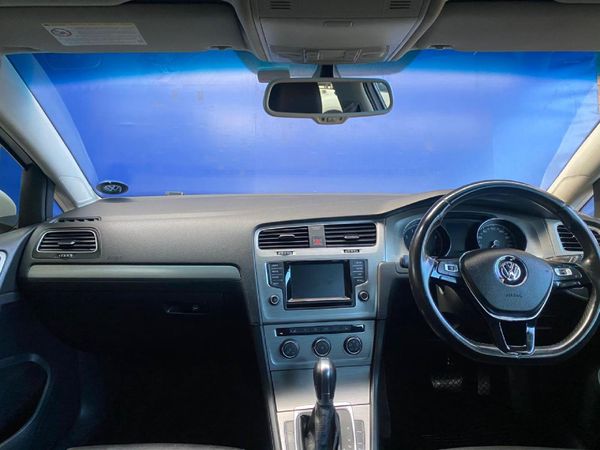 2014-Volkswagen-Golf-VII-14-TSI-Comfortline-Auto image:6