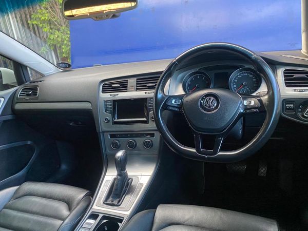 2014-Volkswagen-Golf-VII-14-TSI-Comfortline-Auto image:7