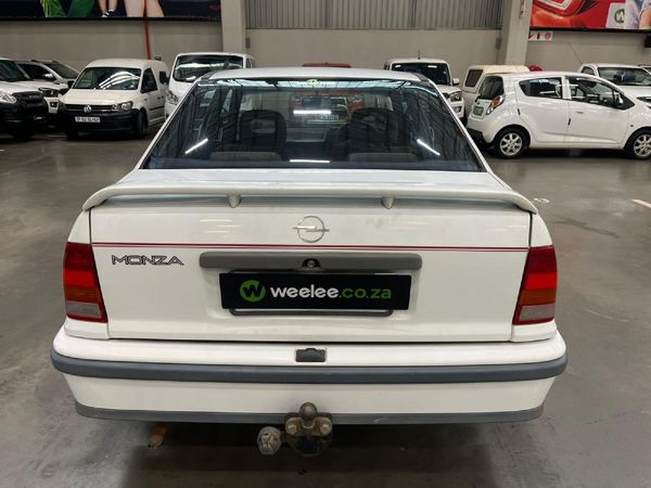 1991-Opel-Monza-200-CLE image:3