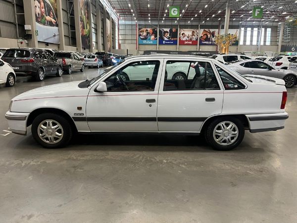 1991-Opel-Monza-200-CLE image:5