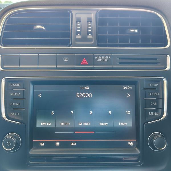 2015-Volkswagen-Polo-GP-12-TSI-Comfortline-66kW image:11