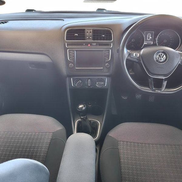 2015-Volkswagen-Polo-GP-12-TSI-Comfortline-66kW image:14