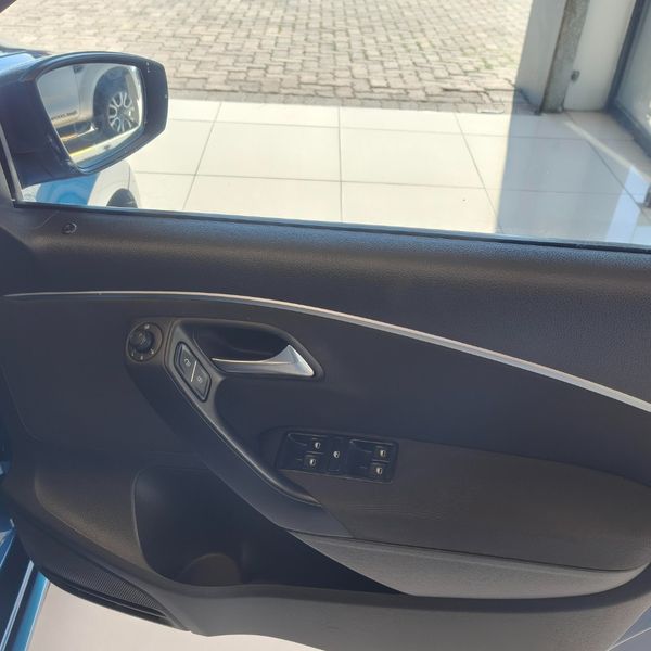 2015-Volkswagen-Polo-GP-12-TSI-Comfortline-66kW image:15