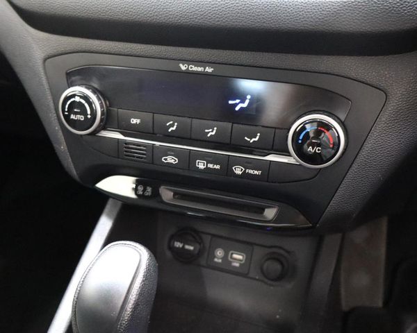 2015-Hyundai-i20-14-Fluid-Auto image:15
