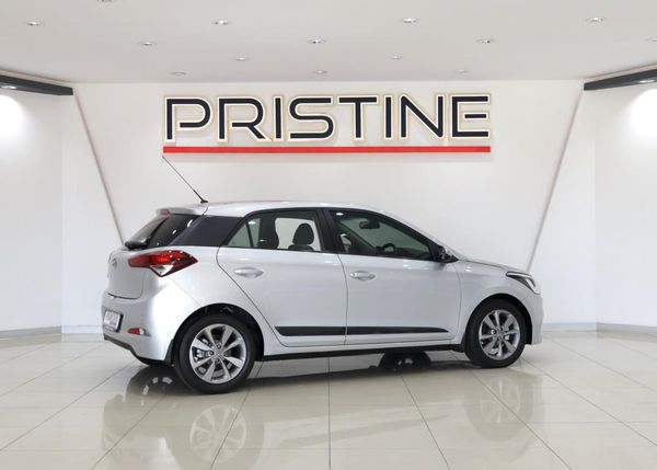 2015-Hyundai-i20-14-Fluid-Auto image:5