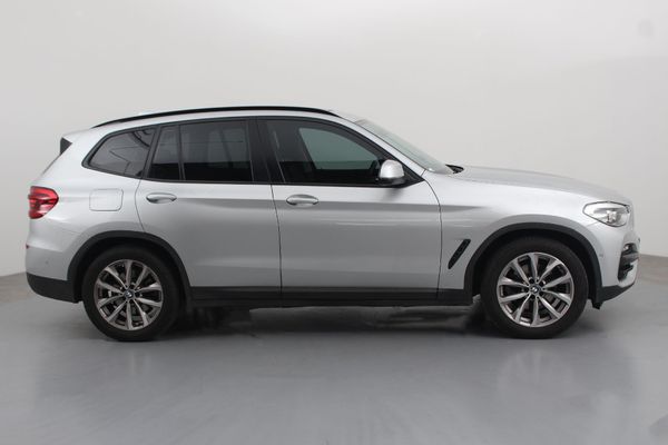 2018-BMW-X3-xDrive20d image:9