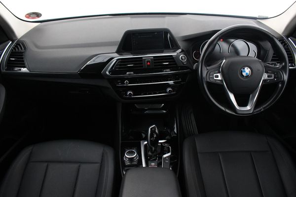 2018-BMW-X3-xDrive20d image:1