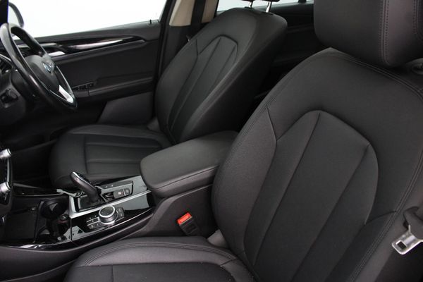 2018-BMW-X3-xDrive20d image:8