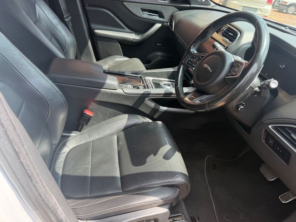 2017-Jaguar-F-Pace-30D-AWD-S image:12
