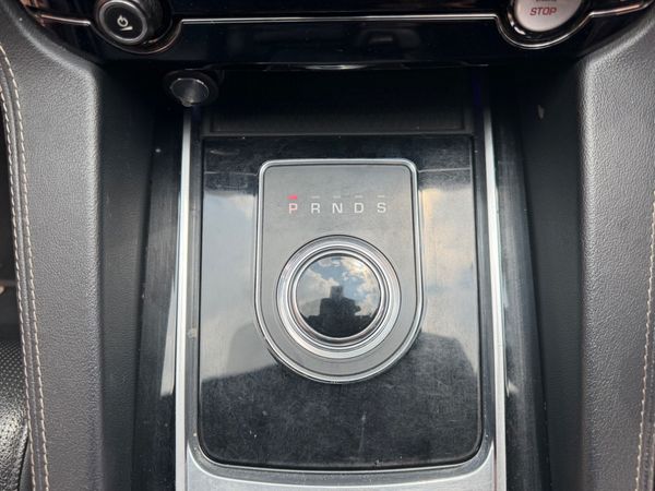 2017-Jaguar-F-Pace-30D-AWD-S image:8